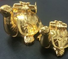 Tượng rùa cõng sách mạ vàng – quà tặng thi cử – đồ đồng