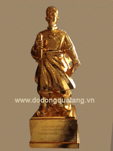 Tượng Đức Thánh Trần đúc đồng mạ vàng 89cm – trần quốc tuấn