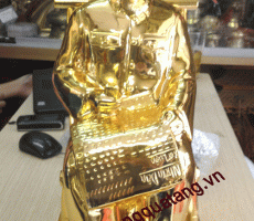 Tượng Bác Hồ ngồi ghế mây mạ vàng 45cm – đồ đồng quà tặng