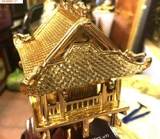 Mô hình khối chùa một cột đồng đúc mạ vàng 20cm