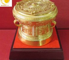 Trống đồng mạ vàng 24k đẹp sang trọng, quà lưu niệm đặc trưng Việt Nam