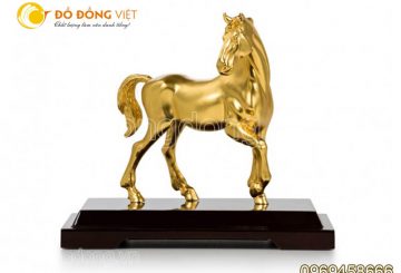 Sự thu hút đặc biệt từ quà tặng bằng đồng tượng ngựa mạ vàng