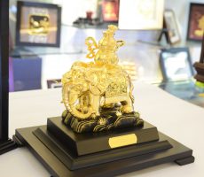 Kim tượng voi dát vàng 24k để bàn